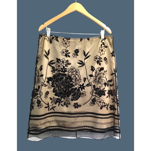 HEART SOUL -WOMEN'S FLORAL EMBROIDERED SKIRT FULLY LINED SIZE 11 - Picture 1 of 7